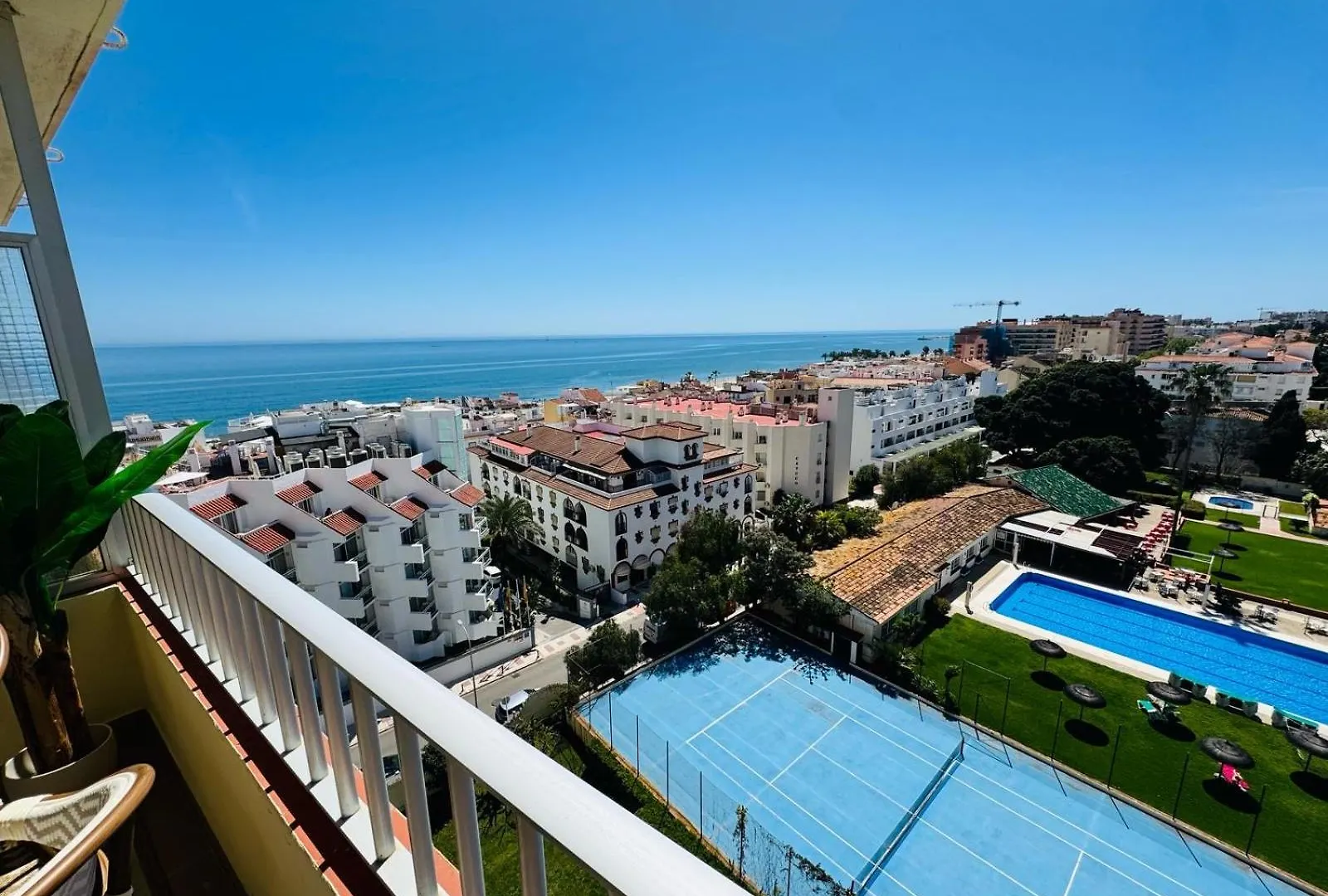 Apartment New Carihuela Park Luxury Close To Beach Sinesedesignhomes Torremolinos Spain